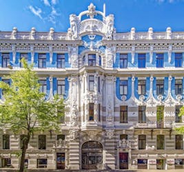 Visita guiada privada exclusiva à arquitetura de Riga com um local